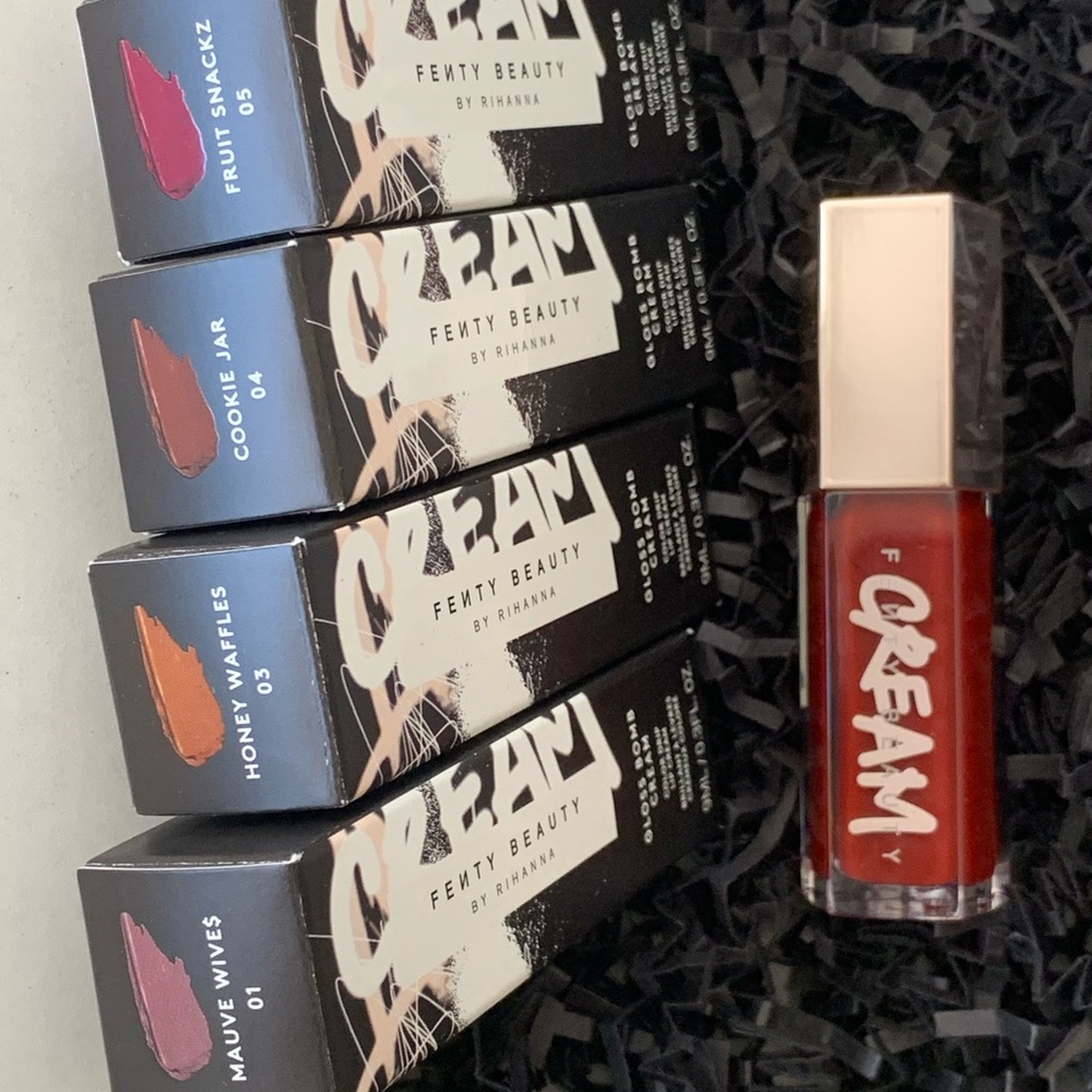 #1 FENTY BEAUTY GLOSS BOMB CREAM LIP CREAM